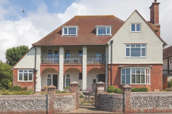Modern vs. Traditional Diverse Architectural Styles in Norfolk Homes